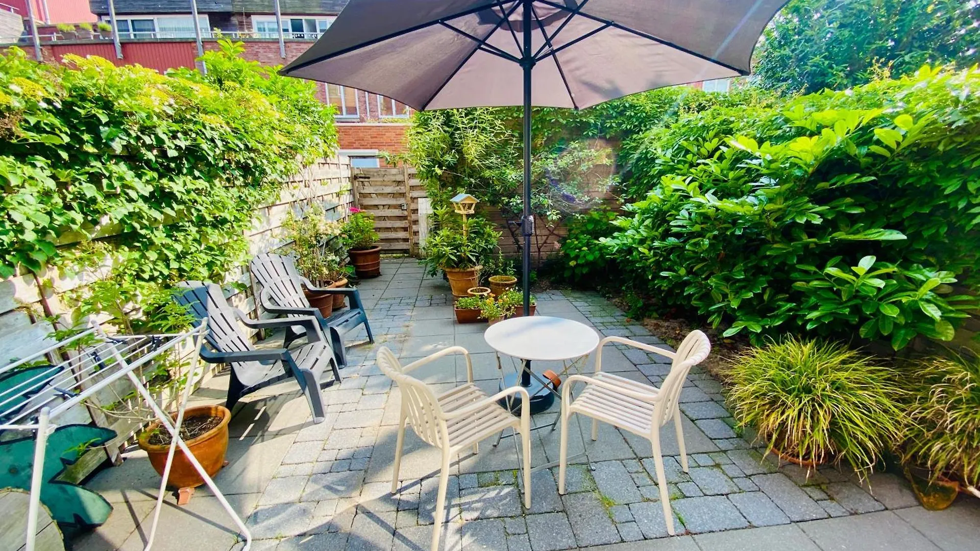 Private Studio With Free Car Parking Amsterdam Bed & Breakfast